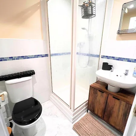 Charming Flat In Apartment *